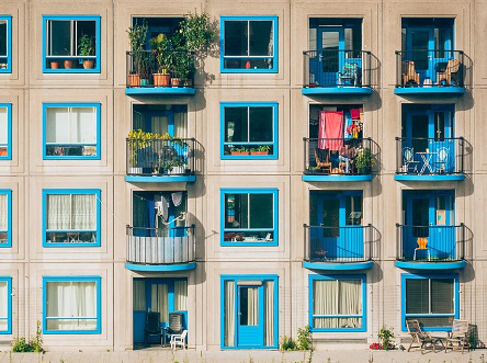 越來越多人經營起民宿,多家在線旅游平台開拓了民宿業務版圖,相關經營亂象也不斷涌現。